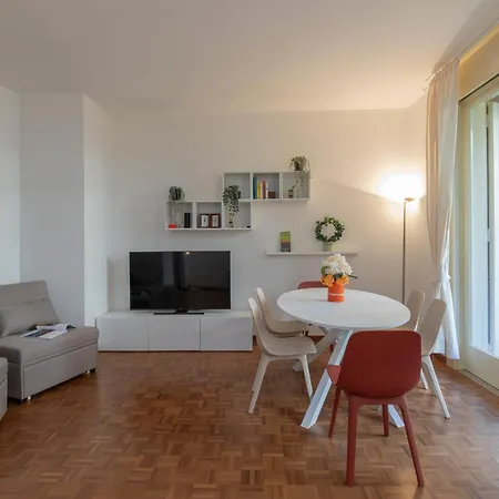 Luxury - Cherubini 6 Milánó
